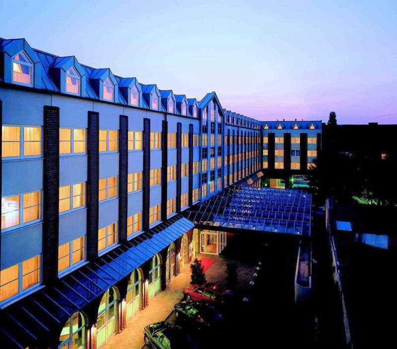 Dorint Airport-Hotel Berlin-Tegel Dış mekan fotoğraf