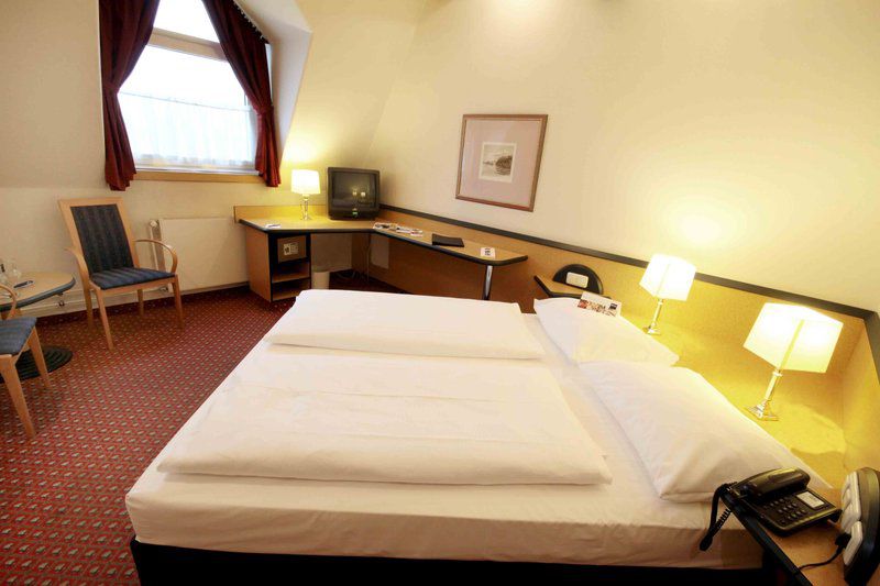 Dorint Airport-Hotel Berlin-Tegel Oda fotoğraf